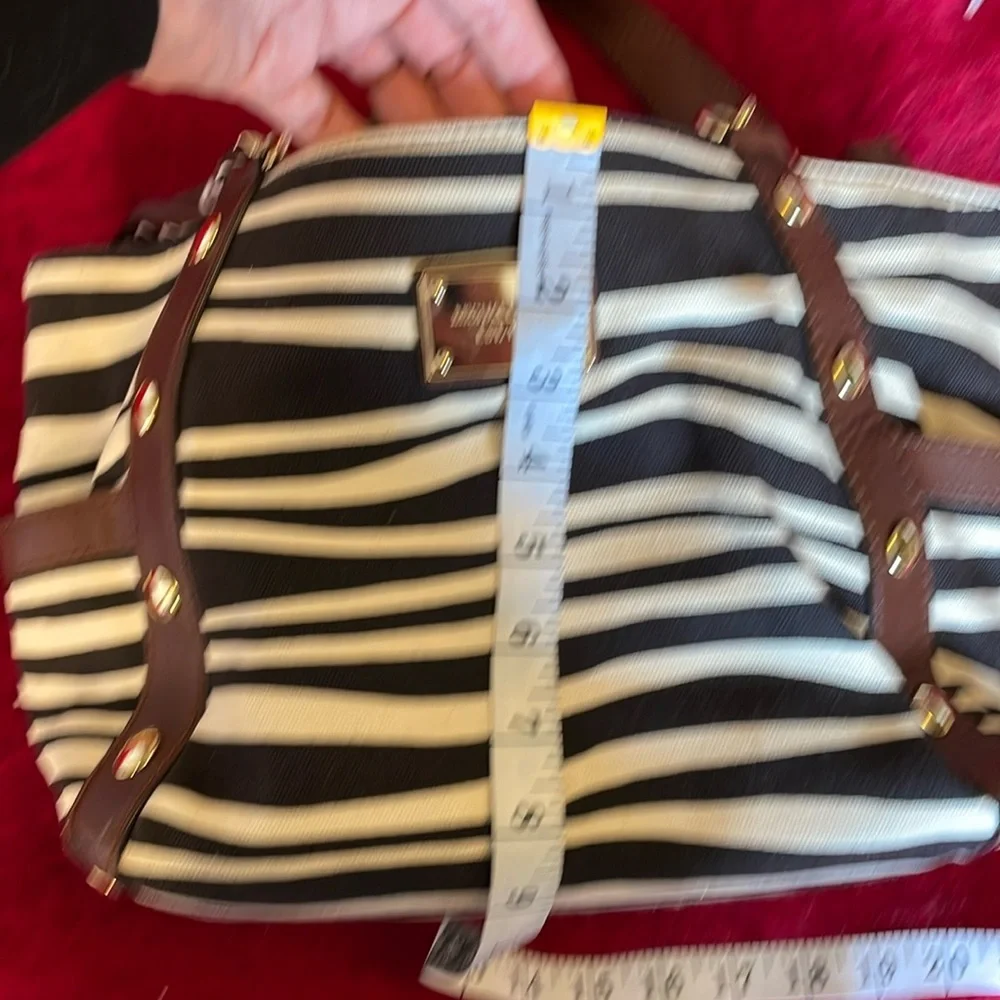 MICHAEL KORS GIRAFFE PRINT HANDBAG TOTE BLACK WHITE BROWN W/  GOLD CHAIN STRAPS